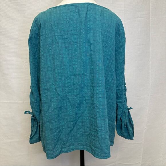 Ava & Viv Teal V-Neck Blouse 1X - Lightweight Cotton-Blend with Ruched Sleeves - Picture 4 of 10